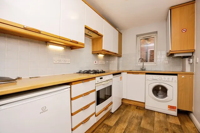 Stoke Road, Guildford, GU1, photo 2