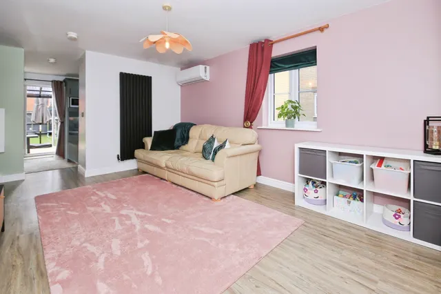 Dandelion Drive, Peterborough, PE7, photo 3