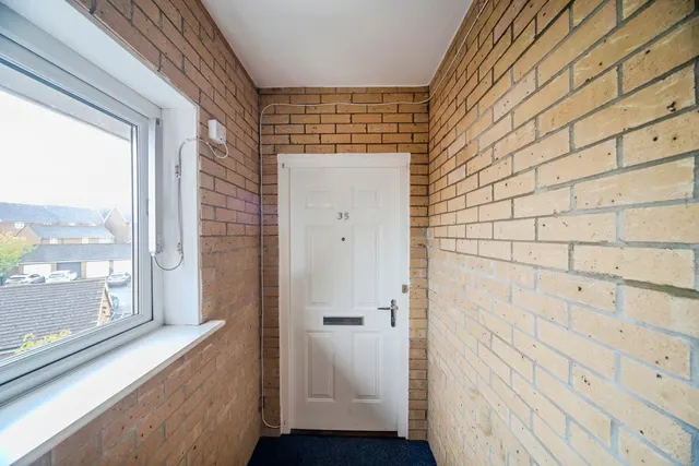 Photo 2 — Skye Crescent, Newton Leys, Bletchley, Milton Keynes, MK3