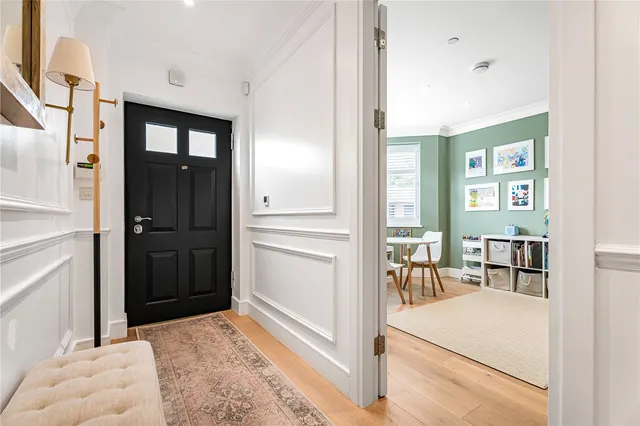 Photo 2 — Swinley Close, Whetstone, London, N20 0FU