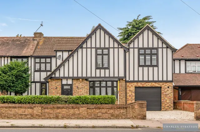 Upper Brentwood Road, Romford, Essex, RM2 6LD, photo 1