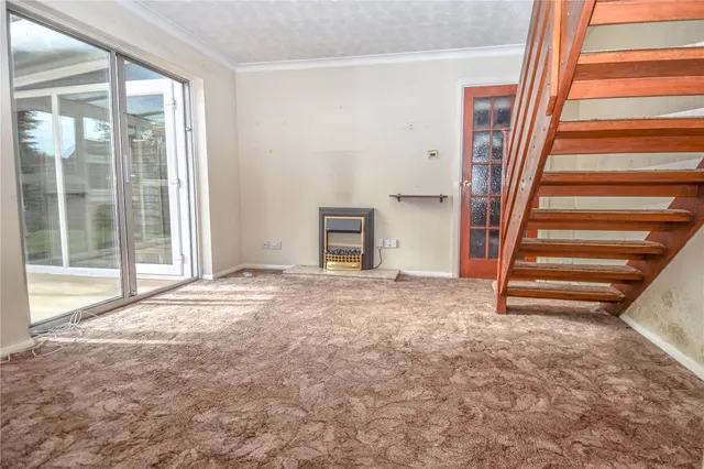Photo 2 — Mayfield Close, Catshill, Bromsgrove, B61 0NR