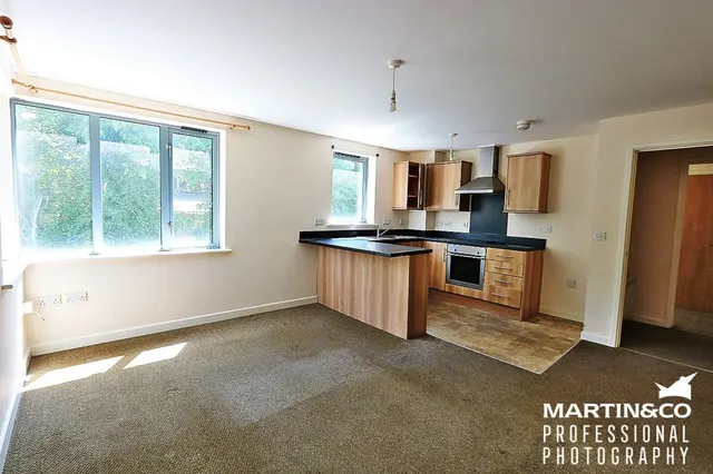 St Stephens Court, Newport, NP20, photo 2