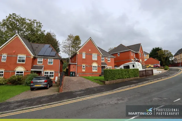 Stow Park Drive, Newport, NP20, photo 2