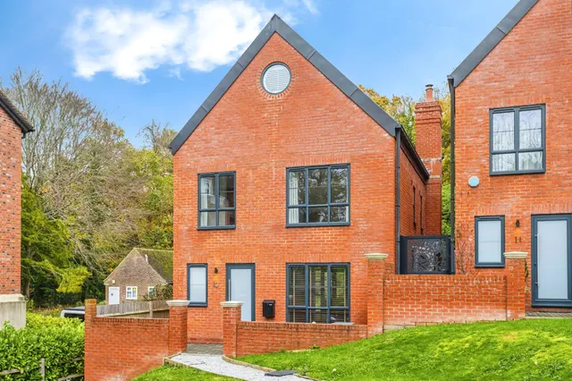 Slaugham Manor, Slaugham, Haywards Heath, photo 1