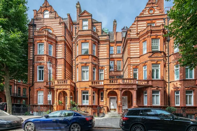Photo 2 — Sloane Gardens, London, SW1W 8DJ