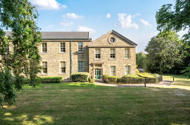 Stoneleigh Court, Shadwell, LS17, photo 1