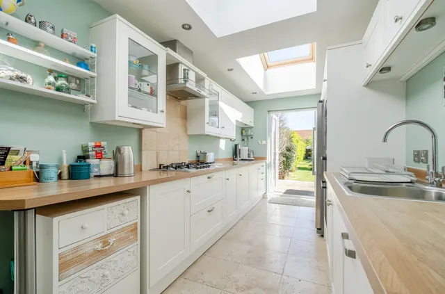 Garden Avenue, Bracklesham Bay, PO20, photo 3