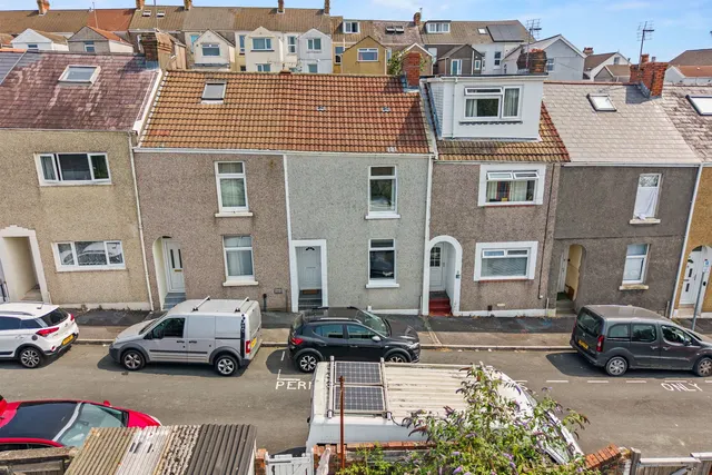 Chesshyre Street, Brynmill, SA2, photo 1