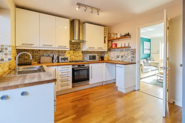 Isaacson Drive, Wavendon Gate, MK7, photo 2