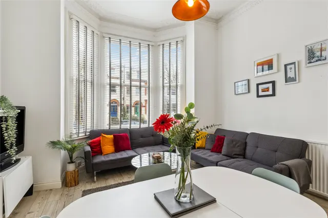Brondesbury Villas, London, NW6, photo 2