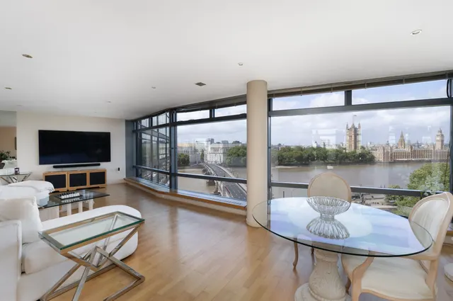 Photo 2 — Lambeth, Parliament View Apartments, Albert Embankment, London