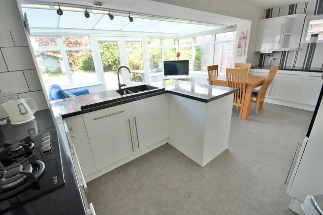 St Marys Road, BH22, photo 3