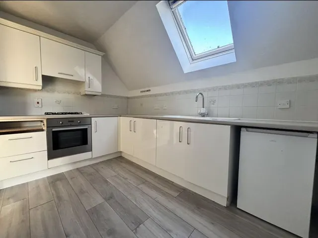 Heatherley Road, Camberley, GU15, photo 2
