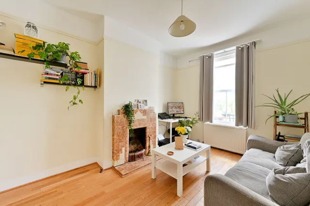 39 Trewince Road, London, photo 1