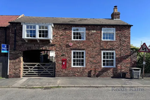 Main Street, Hemingbrough, YO8, photo 1