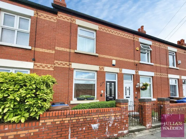 Denstone Road, Reddish, SK5, photo 1