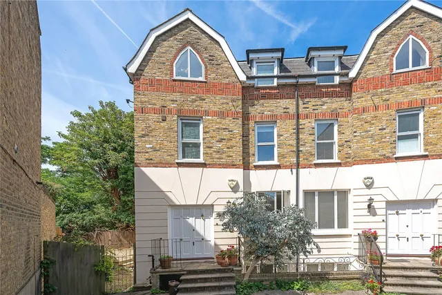 Photo 2 — Knoll Road, Wandsworth, London, SW18
