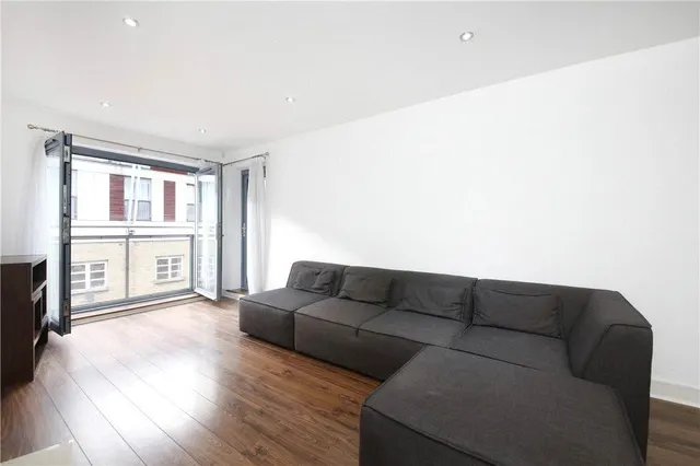 19 Jacobs Court, 19 Plumbers Row, London, photo 1