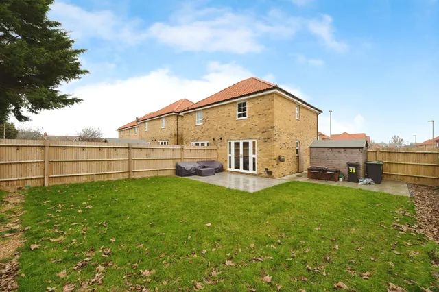 Sandeman Grove, Hayling Island, PO11, photo 1