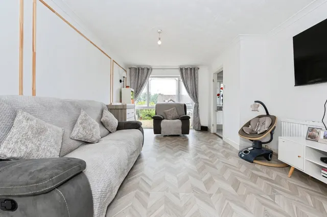 Photo 3 — Mill Road, SOUTH OCKENDON, Essex, RM15