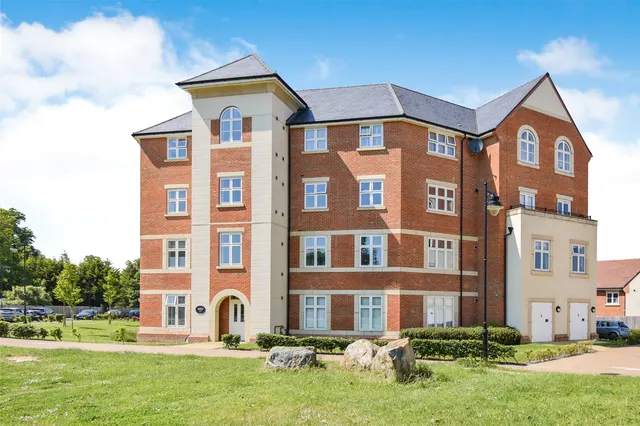 Burke Place, Wellesley, Aldershot, Hampshire, GU11 4BS, photo 1