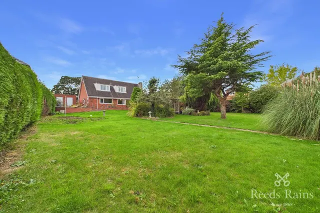 Photo 2 — Doncaster Road, Carlton-in-Lindrick, Nottinghamshire, S81