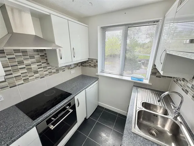 Brackenwood Mews, Wilmslow, SK9, photo 2