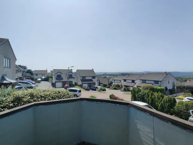 4 bedroom house, Carnon Downs, TR3