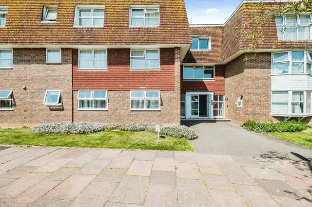 Westlake Gardens, Worthing, BN13, photo 1