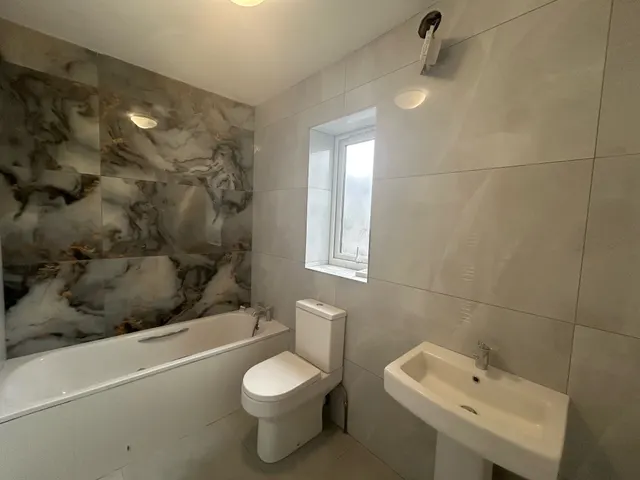 Clarendon Road, Morecambe, LA4, photo 3