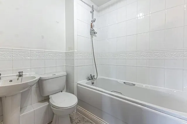 Lake Street, Leighton Buzzard, LU7, photo 3