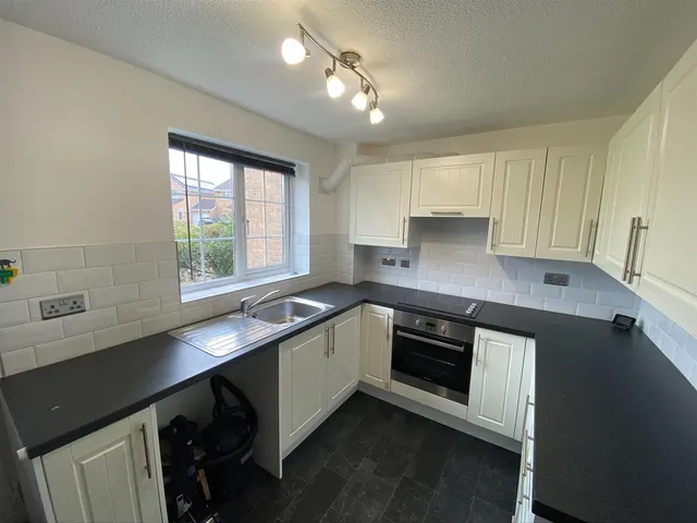 Photo 2 — Stratton Close Bridgwater, Somerset TA6 5SL