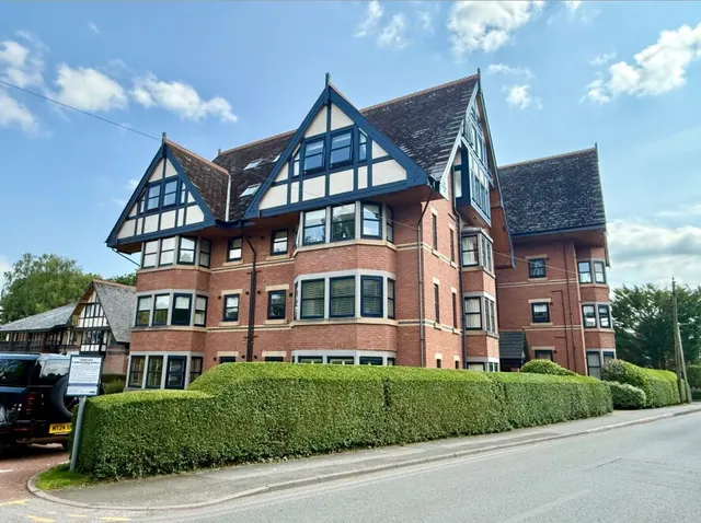 Hawthorn Green, Wilmslow, photo 1
