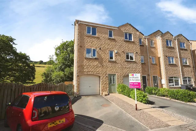 Larch Close, Wheatley, HALIFAX, photo 1