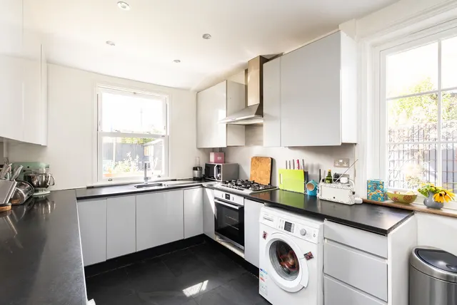 Howard Road, Dorking, RH4, photo 3