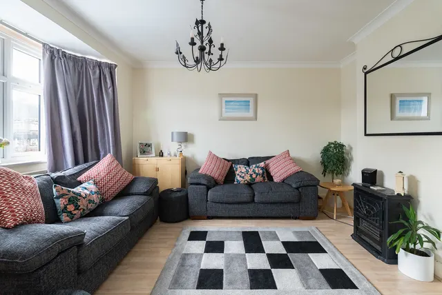 Fairfield Drive, Dorking, RH4, photo 2