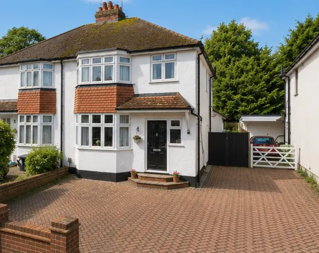 Fairfield Drive, Dorking, RH4, photo 1