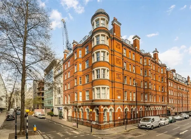 Eastcastle Street, Fitzrovia & Covent Garden, W1T, photo 1