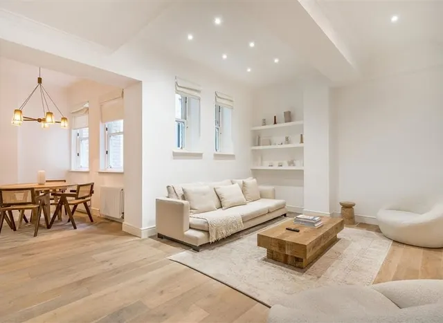 Photo 3 — Eastcastle Street, Fitzrovia & Covent Garden, W1T