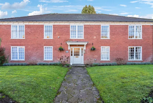 St. Andrews Road, Henley-on-Thames, Oxfordshire, RG9 1HS, photo 1