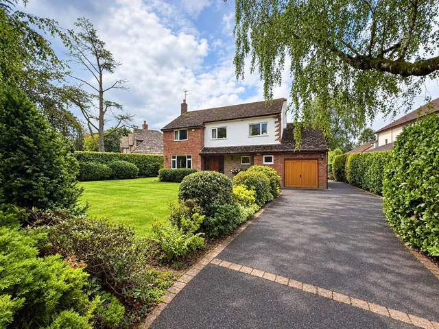 Ladythorn Crescent, Stockport, photo 1