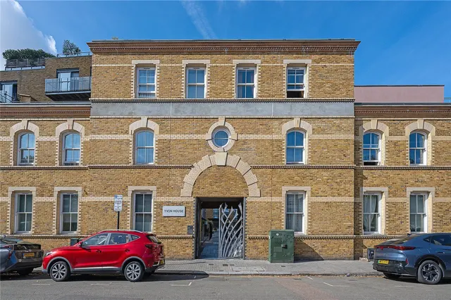 Alexandra Avenue, Battersea, SW11, photo 2