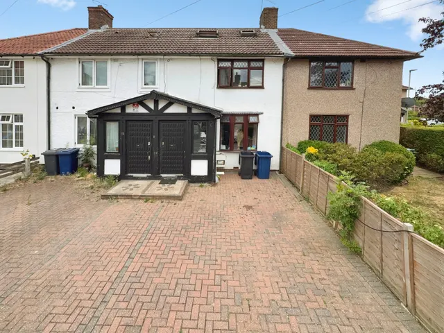 Edrick Walk, Edgware, HA8, photo 1