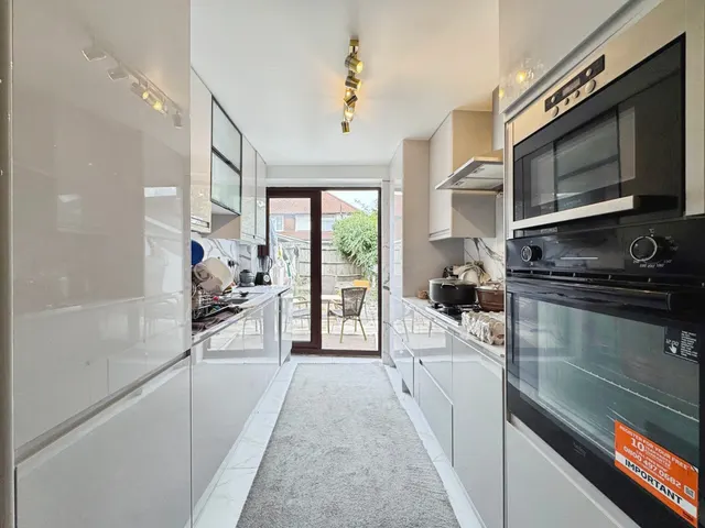 Edrick Walk, Edgware, HA8, photo 3