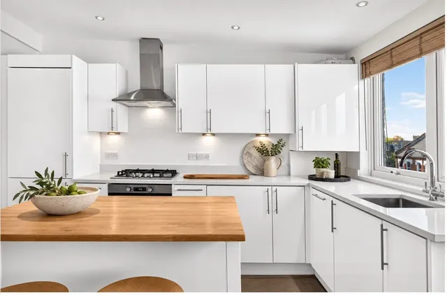 Lower Richmond Road, London, SW15, photo 3