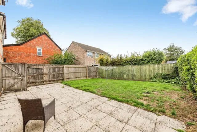 Cheney Manor Road, Swindon, SN2, photo 3