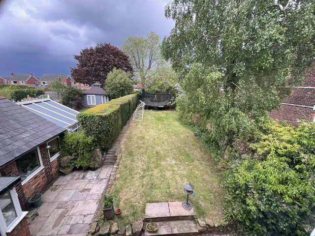 Vicarage Lane, Frodsham, WA6, photo 3