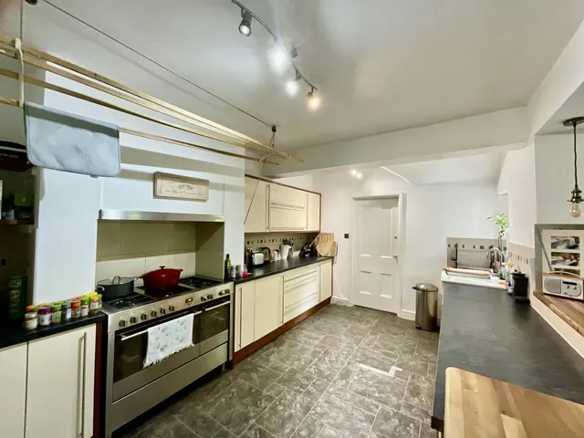 Vicarage Lane, Frodsham, WA6, photo 2