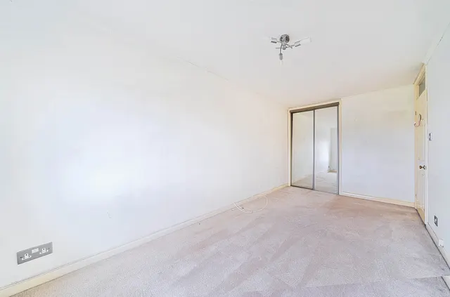 Stonebanks, Walton-On-Thames, KT12, photo 2